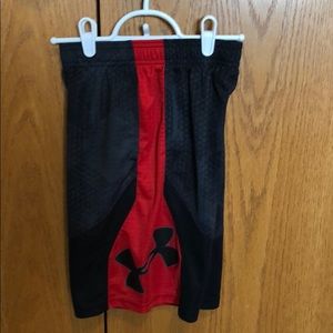 Boys Under Armour loose fit Heatgear shorts